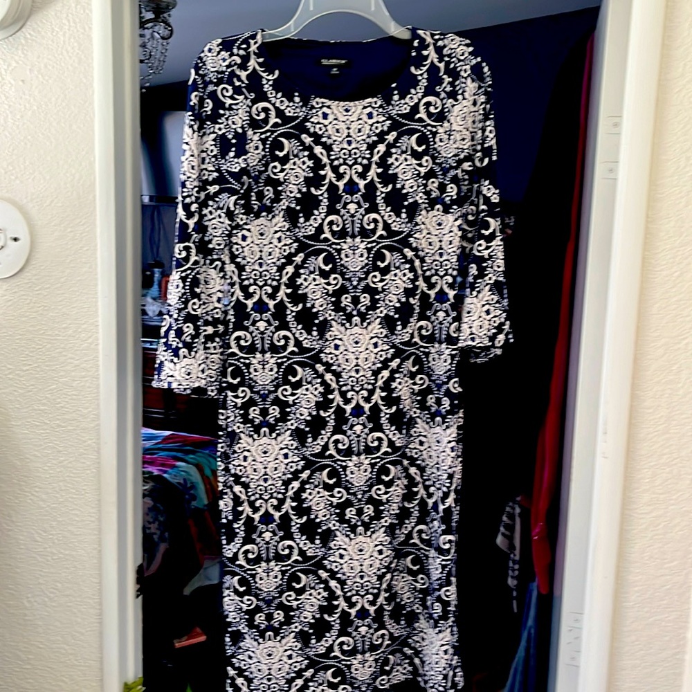 Glamour size 4 petite dress with bell sleeves